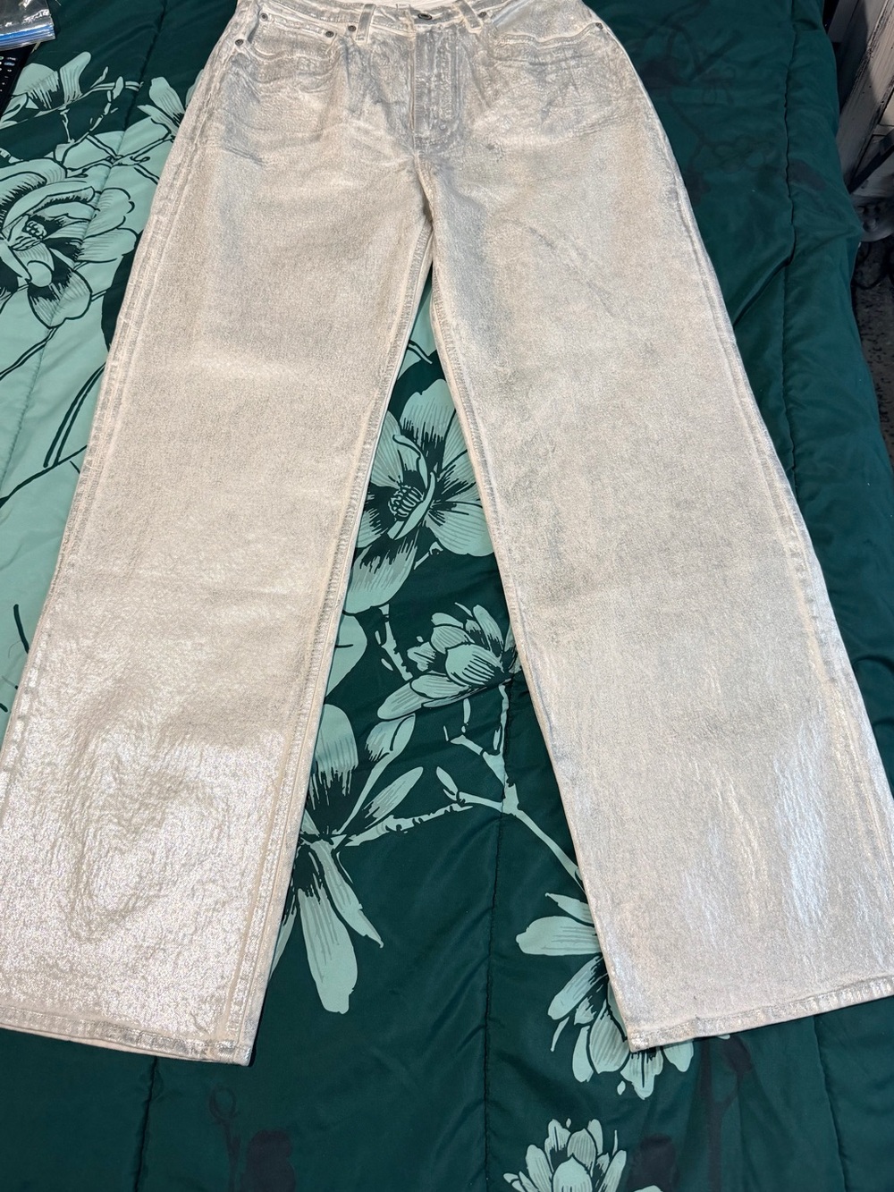 Abercrombie & Fitch Curve Love The ’90s Relaxed High Rise Silver Metallic Jeans